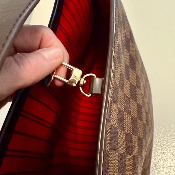 Louis Vuitton Damier Evene Shoulder Bag - Picture 6 of 10